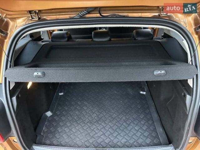 Желтый Дачия Duster, объемом двигателя 1.6 л и пробегом 165 тыс. км за 12900 $, фото 42 на Automoto.ua