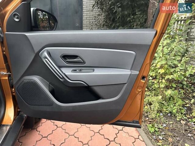 Желтый Дачия Duster, объемом двигателя 1.6 л и пробегом 165 тыс. км за 12900 $, фото 25 на Automoto.ua