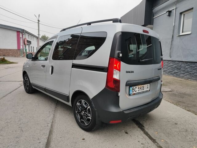 Сірий Дачія Duster, об'ємом двигуна 1.6 л та пробігом 210 тис. км за 6500 $, фото 5 на Automoto.ua