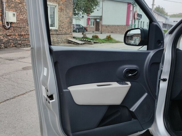 Серый Дачия Duster, объемом двигателя 1.6 л и пробегом 210 тыс. км за 6500 $, фото 16 на Automoto.ua