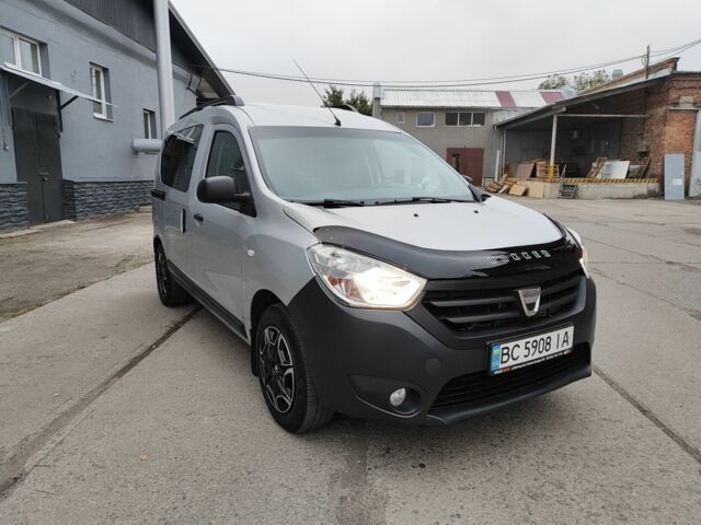 Сірий Дачія Duster, об'ємом двигуна 1.6 л та пробігом 210 тис. км за 6500 $, фото 3 на Automoto.ua