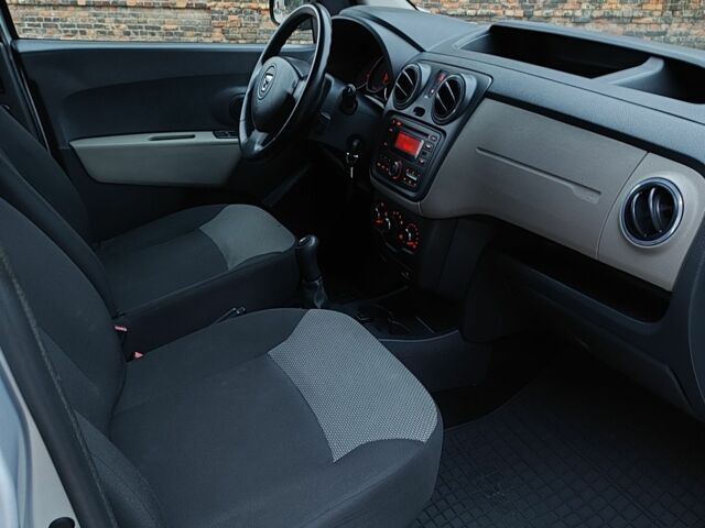 Сірий Дачія Duster, об'ємом двигуна 1.6 л та пробігом 210 тис. км за 6500 $, фото 11 на Automoto.ua