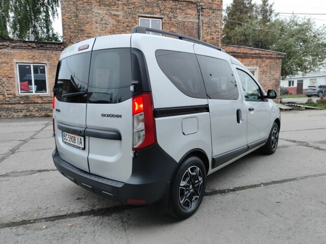 Сірий Дачія Duster, об'ємом двигуна 1.6 л та пробігом 210 тис. км за 6500 $, фото 4 на Automoto.ua