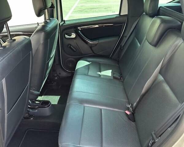 Сірий Дачія Duster, об'ємом двигуна 1.5 л та пробігом 200 тис. км за 3700 $, фото 4 на Automoto.ua