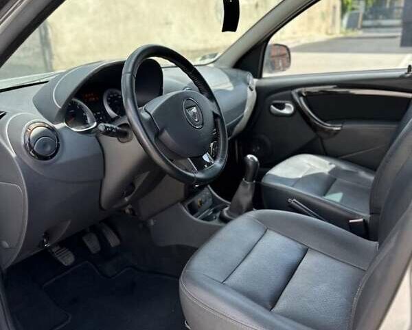 Сірий Дачія Duster, об'ємом двигуна 1.5 л та пробігом 200 тис. км за 3700 $, фото 2 на Automoto.ua