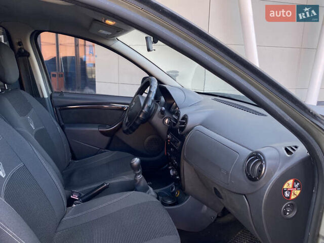 Серый Дачия Duster, объемом двигателя 1.5 л и пробегом 110 тыс. км за 7250 $, фото 22 на Automoto.ua