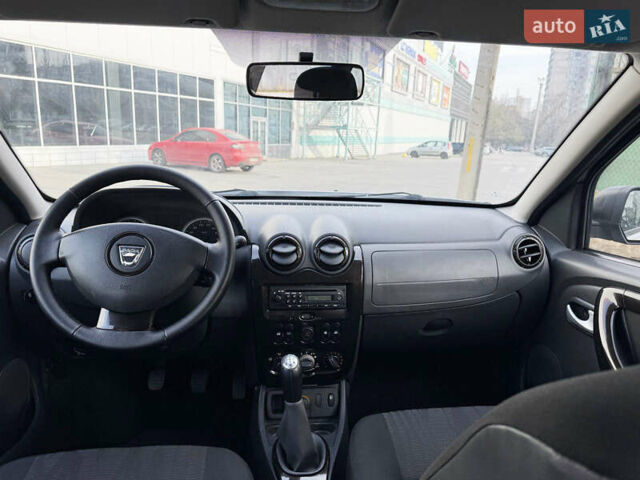 Серый Дачия Duster, объемом двигателя 1.6 л и пробегом 107 тыс. км за 7300 $, фото 10 на Automoto.ua
