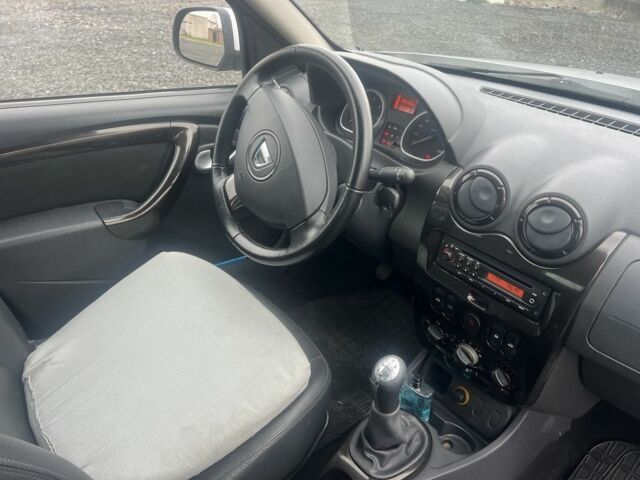 Сірий Дачія Duster, об'ємом двигуна 1.6 л та пробігом 133 тис. км за 7800 $, фото 2 на Automoto.ua