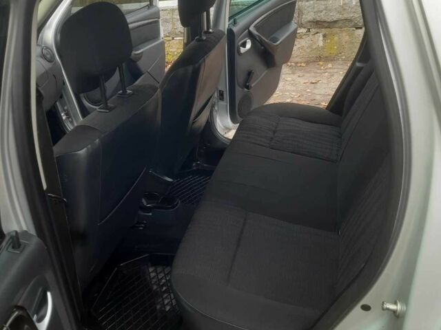 Серый Дачия Duster, объемом двигателя 1.5 л и пробегом 184 тыс. км за 8100 $, фото 19 на Automoto.ua