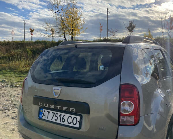 Серый Дачия Duster, объемом двигателя 1.46 л и пробегом 222 тыс. км за 8100 $, фото 2 на Automoto.ua