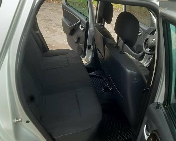 Серый Дачия Duster, объемом двигателя 0 л и пробегом 184 тыс. км за 8200 $, фото 42 на Automoto.ua