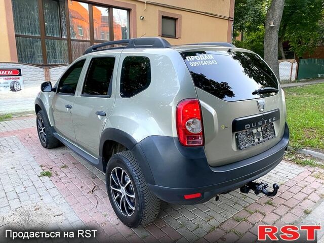 Серый Дачия Duster, объемом двигателя 1.6 л и пробегом 216 тыс. км за 7500 $, фото 2 на Automoto.ua