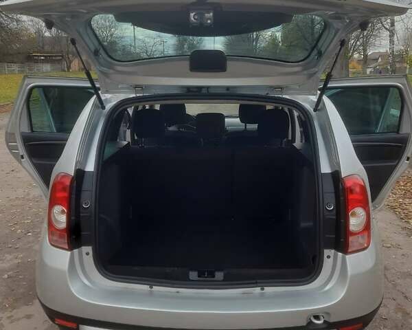 Серый Дачия Duster, объемом двигателя 0 л и пробегом 184 тыс. км за 8200 $, фото 24 на Automoto.ua