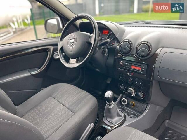 Серый Дачия Duster, объемом двигателя 1.6 л и пробегом 146 тыс. км за 8650 $, фото 27 на Automoto.ua