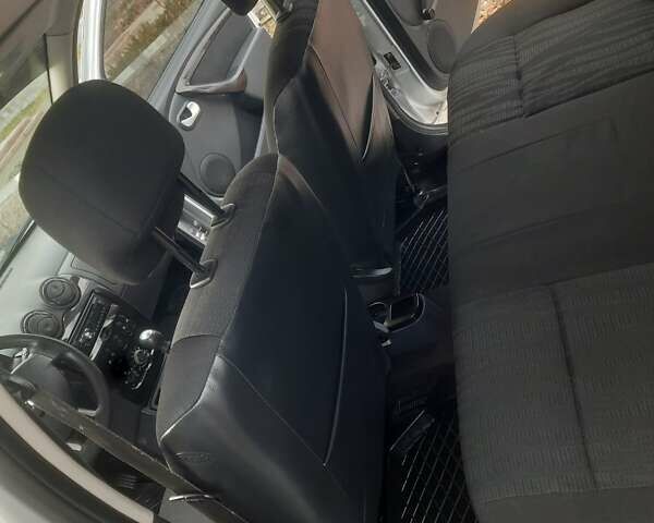 Серый Дачия Duster, объемом двигателя 0 л и пробегом 184 тыс. км за 8200 $, фото 30 на Automoto.ua