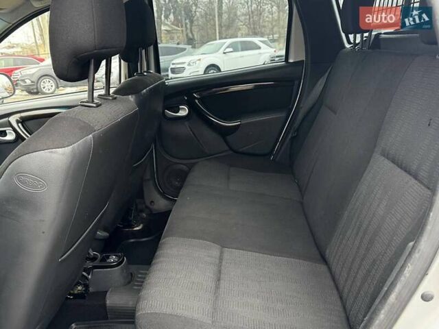 Серый Дачия Duster, объемом двигателя 1.5 л и пробегом 223 тыс. км за 8200 $, фото 19 на Automoto.ua