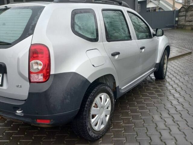 Сірий Дачія Duster, об'ємом двигуна 1.5 л та пробігом 247 тис. км за 9000 $, фото 4 на Automoto.ua