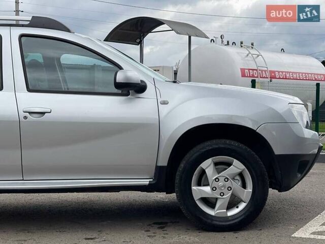 Серый Дачия Duster, объемом двигателя 1.6 л и пробегом 146 тыс. км за 8650 $, фото 11 на Automoto.ua