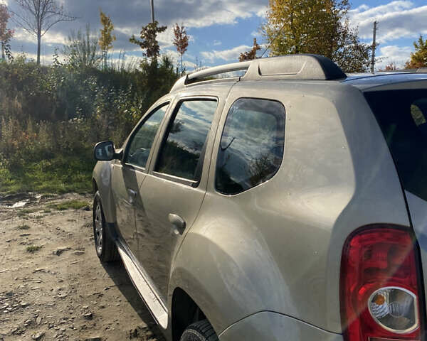 Серый Дачия Duster, объемом двигателя 1.46 л и пробегом 222 тыс. км за 8100 $, фото 3 на Automoto.ua