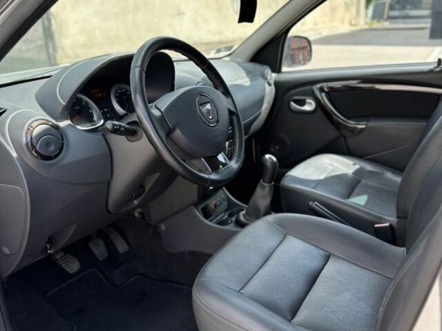 Серый Дачия Duster, объемом двигателя 1.5 л и пробегом 170 тыс. км за 4700 $, фото 5 на Automoto.ua