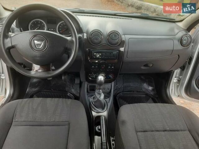 Серый Дачия Duster, объемом двигателя 0 л и пробегом 184 тыс. км за 8200 $, фото 28 на Automoto.ua