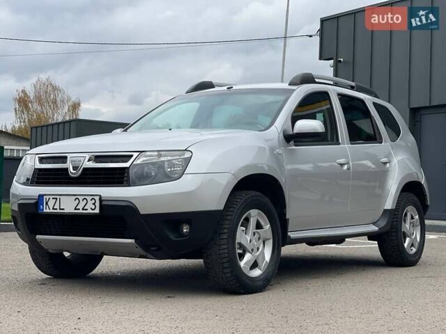 Серый Дачия Duster, объемом двигателя 1.6 л и пробегом 146 тыс. км за 8650 $, фото 2 на Automoto.ua