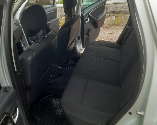 Серый Дачия Duster, объемом двигателя 0 л и пробегом 184 тыс. км за 8200 $, фото 40 на Automoto.ua