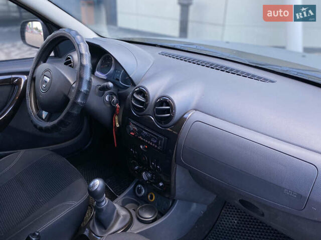 Серый Дачия Duster, объемом двигателя 1.5 л и пробегом 110 тыс. км за 7250 $, фото 16 на Automoto.ua