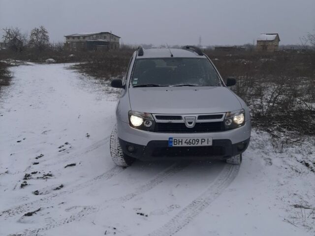 Серый Дачия Duster, объемом двигателя 1 л и пробегом 250 тыс. км за 8200 $, фото 1 на Automoto.ua