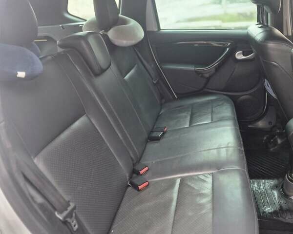 Серый Дачия Duster, объемом двигателя 1.46 л и пробегом 216 тыс. км за 11000 $, фото 8 на Automoto.ua