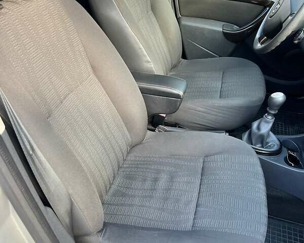 Серый Дачия Duster, объемом двигателя 1.46 л и пробегом 171 тыс. км за 8999 $, фото 10 на Automoto.ua