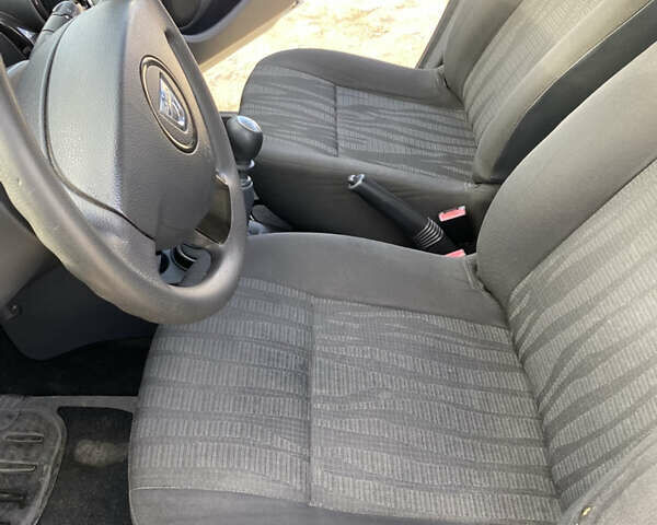 Серый Дачия Duster, объемом двигателя 1.46 л и пробегом 222 тыс. км за 8100 $, фото 7 на Automoto.ua