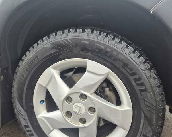 Серый Дачия Duster, объемом двигателя 1.46 л и пробегом 216 тыс. км за 11000 $, фото 15 на Automoto.ua