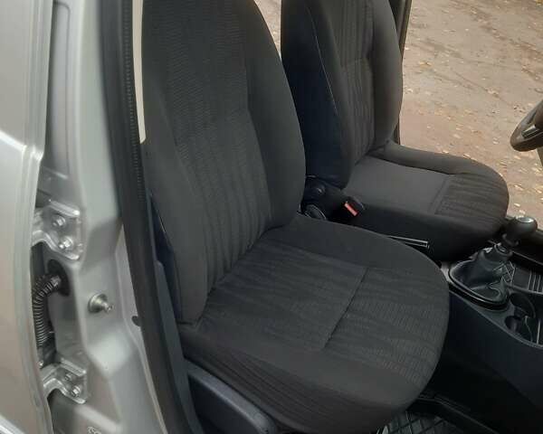 Серый Дачия Duster, объемом двигателя 0 л и пробегом 184 тыс. км за 8200 $, фото 44 на Automoto.ua