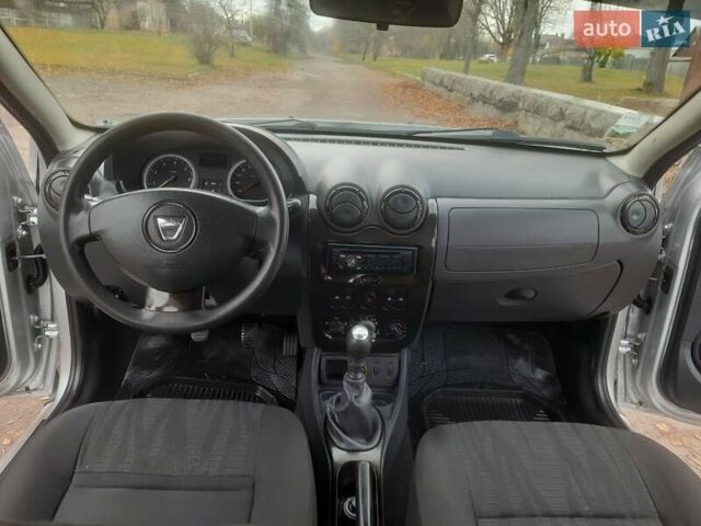 Серый Дачия Duster, объемом двигателя 0 л и пробегом 184 тыс. км за 8200 $, фото 36 на Automoto.ua