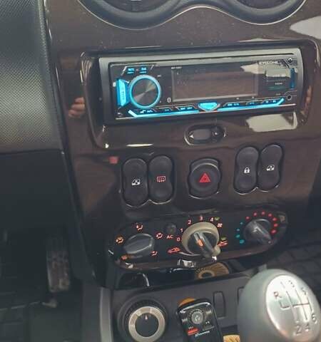 Сірий Дачія Duster, об'ємом двигуна 1.5 л та пробігом 233 тис. км за 7700 $, фото 13 на Automoto.ua