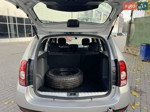 Серый Дачия Duster, объемом двигателя 1.6 л и пробегом 107 тыс. км за 7300 $, фото 6 на Automoto.ua