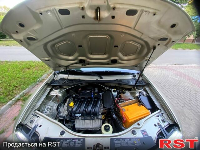 Серый Дачия Duster, объемом двигателя 1.6 л и пробегом 216 тыс. км за 7500 $, фото 5 на Automoto.ua