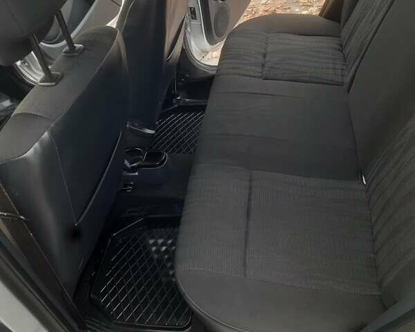 Серый Дачия Duster, объемом двигателя 0 л и пробегом 184 тыс. км за 8200 $, фото 46 на Automoto.ua