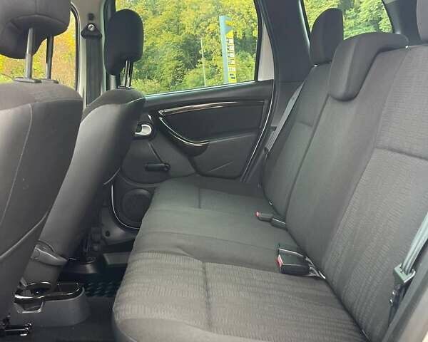 Серый Дачия Duster, объемом двигателя 1.6 л и пробегом 146 тыс. км за 8650 $, фото 33 на Automoto.ua