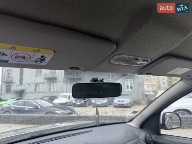 Сірий Дачія Duster, об'ємом двигуна 1.46 л та пробігом 196 тис. км за 10500 $, фото 45 на Automoto.ua