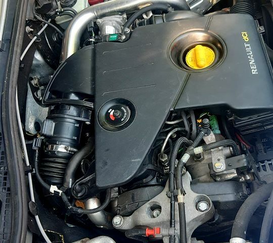 Сірий Дачія Duster, об'ємом двигуна 1.5 л та пробігом 172 тис. км за 9300 $, фото 8 на Automoto.ua
