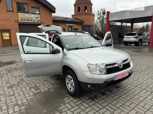 Сірий Дачія Duster, об'ємом двигуна 1.6 л та пробігом 209 тис. км за 8500 $, фото 1 на Automoto.ua