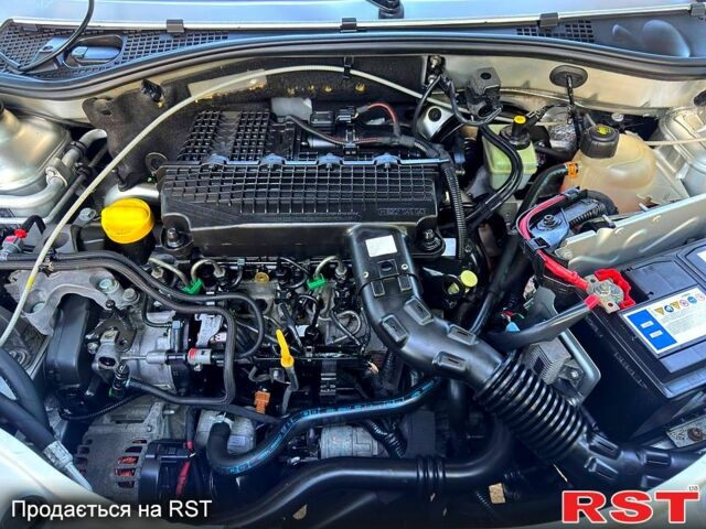 Серый Дачия Duster, объемом двигателя 1.5 л и пробегом 168 тыс. км за 8250 $, фото 11 на Automoto.ua