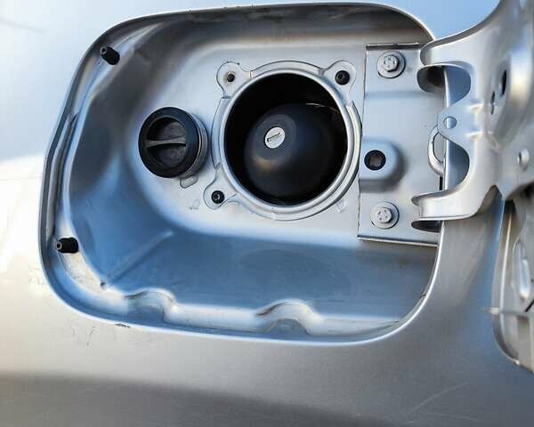 Серый Дачия Duster, объемом двигателя 1.6 л и пробегом 130 тыс. км за 8400 $, фото 18 на Automoto.ua