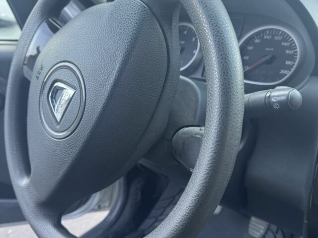 Серый Дачия Duster, объемом двигателя 1.6 л и пробегом 126 тыс. км за 7200 $, фото 7 на Automoto.ua