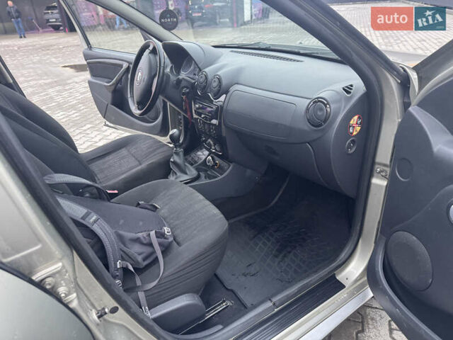 Сірий Дачія Duster, об'ємом двигуна 1.46 л та пробігом 196 тис. км за 10500 $, фото 35 на Automoto.ua