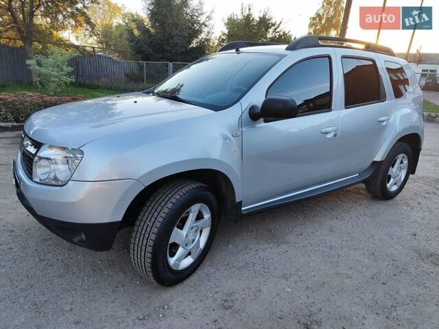 Серый Дачия Duster, объемом двигателя 1.6 л и пробегом 130 тыс. км за 8400 $, фото 2 на Automoto.ua