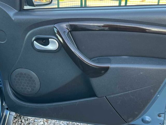 Сірий Дачія Duster, об'ємом двигуна 1.5 л та пробігом 256 тис. км за 9500 $, фото 19 на Automoto.ua