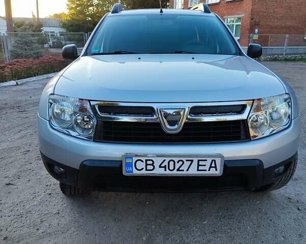 Серый Дачия Duster, объемом двигателя 1.6 л и пробегом 130 тыс. км за 8400 $, фото 1 на Automoto.ua